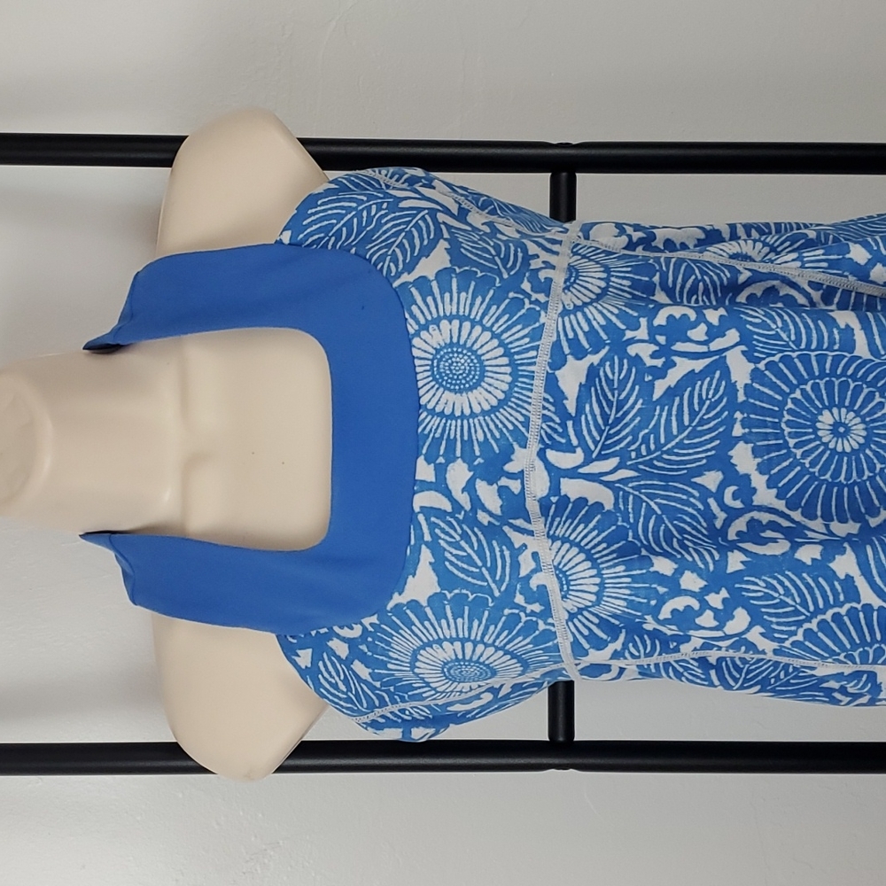Lululemon Athletica Floral Print tank top tee blue white women size 8